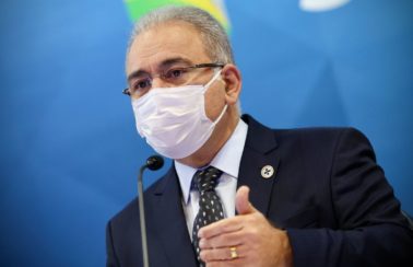 Intervalo entre doses da AstraZeneca diminuirá em todo o país nesta semana, afirma Queiroga