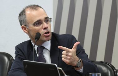 André Mendonça diz que ‘não há hipótese de desistir de indicação’ ao STF