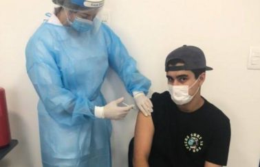 Comitê mantém a vacinação contra Covid-19 em adolescentes de Pernambuco