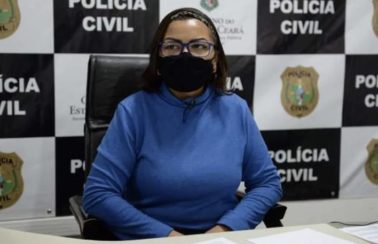 Racismo contra delegada em Fortaleza pode gerar pena a funcionário e punição à loja se comprovado, explica advogada