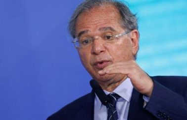 Reforço do Auxílio Brasil exige a cooperação dos Poderes, diz Guedes