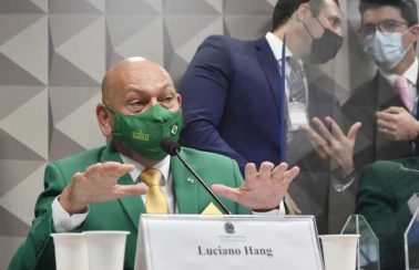 Luciano Hang confirma que mãe morreu de Covid e alega ‘erro’ no atestado da Prevent