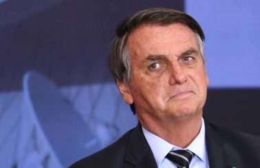 Bolsonaro sanciona lei que libera candidatura de gestor público multado por contas irregulares