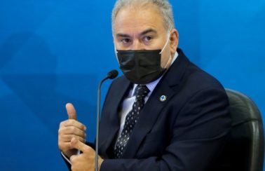 Após testar negativo para Covid-19, ministro Marcelo Queiroga retorna ao Brasil