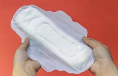 Após veto de Bolsonaro, Ceará reforça medidas de combate à pobreza menstrual