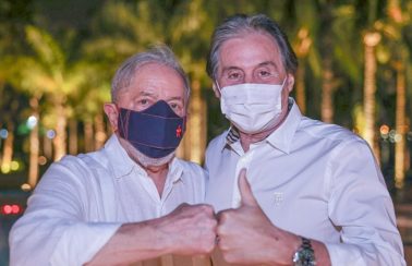 Líder do MDB, Eunício Oliveira sinaliza união com Lula em 2022