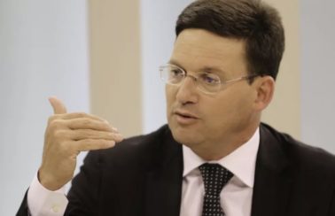 Auxílio Brasil: governo busca recursos para pagar benefício médio de R$ 300, diz ministro
