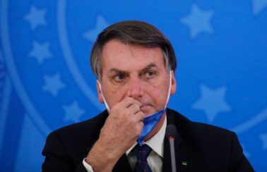 Bolsonaro diz que tem confiança absoluta em Guedes e não fará ‘aventura’ na economia
