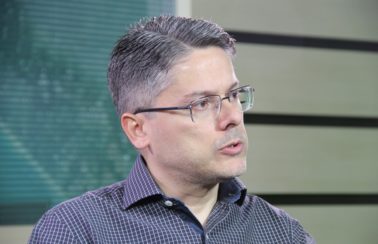 Senador quer que STF investigue fala de Bolsonaro sobre vacina e HIV