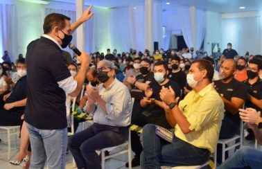 “Quem aqui já foi a Dubai?, pergunta João Doria em cidade do interior da Paraíba