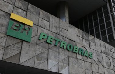 Privatização da Petrobras pode piorar preço dos combustíveis, diz pesquisadora