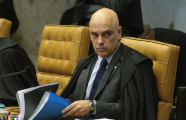 Alexandre de Moraes recebe pedido da CPI para bloquear Bolsonaro nas redes
