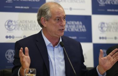 Ciro Gomes suspende pré-candidatura após PDT apoiar PEC dos Precatórios