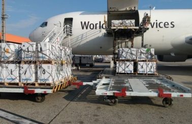 Carregamentos com 4,1 milhões de doses da Pfizer chegam ao Brasil