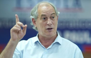 “Mais fortalecido do que nunca”, diz Ciro Gomes confirmando que retoma candidatura
