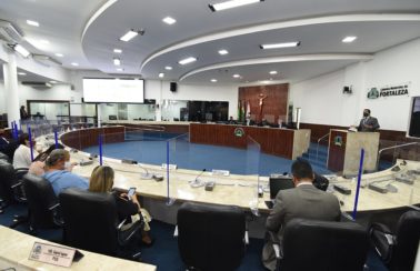 Câmara de Fortaleza aprova distribuição gratuita de absorventes higiênicos para estudantes e mulheres em situação de vulnerabilidade social