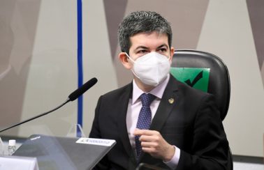 Randolfe já tem metade das assinaturas para CPI do Orçamento Secreto