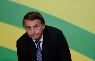Após dizer que o Enem começa a ter ‘a cara do governo’, Bolsonaro nega que tenha visto questões
