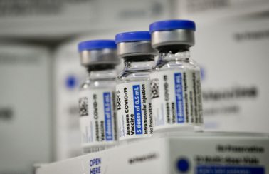 Brasil recebe mais 1 milhão de doses da vacina Janssen