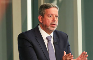Lira diz que Câmara não tem resistência contra tornar permanente o Auxílio de R$ 400