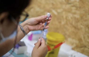 Agência europeia aprova vacina da Pfizer contra Covid para crianças de 5 a 11 anos