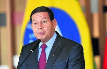 Mourão diz que Marinha e PF preparam ação em região invadida por garimpeiros no Amazonas