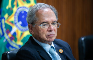 Com PIB negativo, Guedes diz que Brasil está ‘decolando de novo’