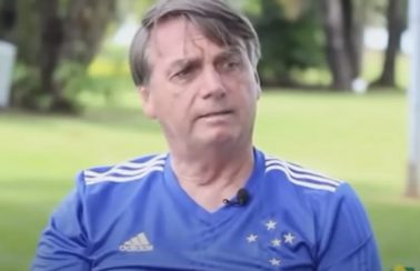 Vídeo de Bolsonaro com discurso contra a vacina é removido do canal de Eduardo no YouTube