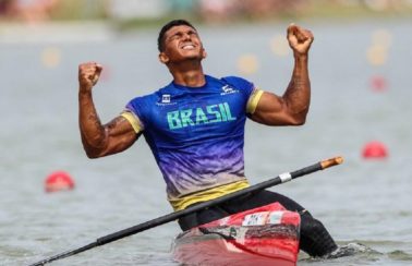 Baiano Isaquias Queiroz conquista título de Melhor Atleta do Ano