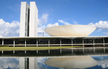 Câmara vota por derrubada de veto de Bolsonaro a fundo eleitoral de R$ 5,7 bilhões em 2022