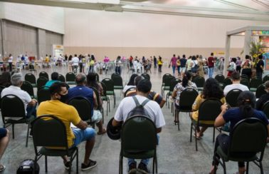 Fortaleza estende mutirão da dose de reforço da vacina contra Covid-19