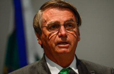 Bolsonaro promulga texto que prevê R$ 5,7 bi para campanhas em 2022