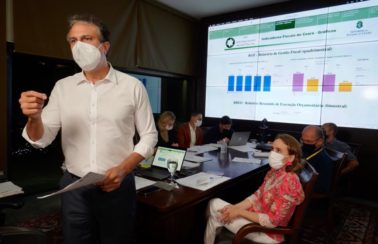 Governo do Ceará anuncia revisão salarial geral para todos os servidores de 10,74%