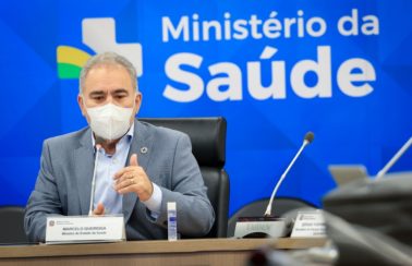 Ministério da Saúde quer que crianças de 5 a 11 anos sejam vacinadas com Pfizer mediante prescrição médica e termo de consentimento, diz Queiroga