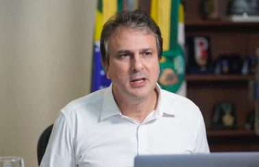 Ceará não vai cobrar prescrição médica para vacinar crianças, diz Camilo: ‘Jamais seguiremos negacionistas’
