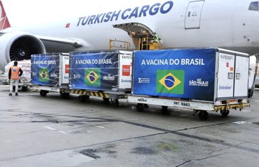 Brasil doará 500 mil doses de vacina contra covid-19 ao Paraguai