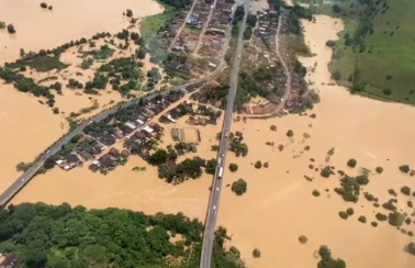 Chuvas voltam a causar inundações na Bahia; governador cria base de apoio em Ilhéus