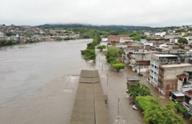 Rui Costa anuncia novas ações de auxílio a vítimas das enchentes na Bahia