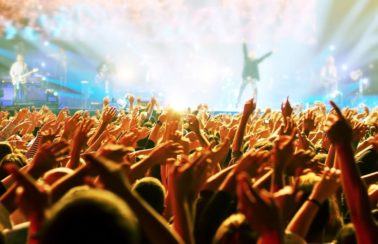 Decreto reduz para 3 mil pessoas o número máximo de público em eventos e estádios na Bahia