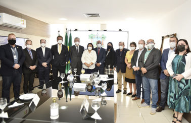 Fátima Bezerra recebe embaixador do Brasil na Dinamarca e empresários no RN