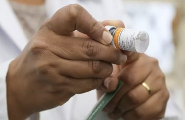Ceará aguarda aprovação do Ministério da Saúde para debater compra da dose infantil da CoronaVac