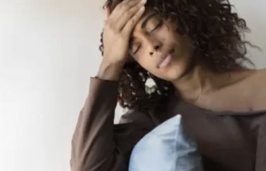 Mais da metade das reações à vacina contra Covid são psicológicas, diz estudo
