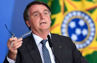 Bolsonaro mantém fundo eleitoral de R$ 4,9 bilhões e valor de R$ 1,7 bilhão para reajuste de servidores