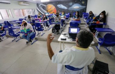 Escolas particulares de Pernambuco decidem não exigir passaporte vacinal para os alunos