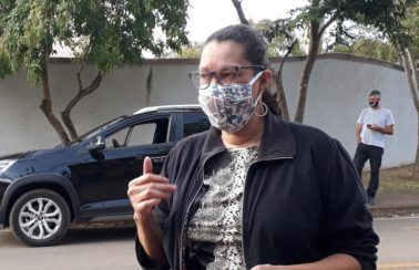 Filha de Olavo de Carvalho diz que pode doar herança do pai para campanha de Lula