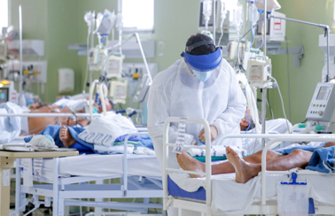 85% das pessoas em UTI não tomaram vacina, diz presidente do Conasems