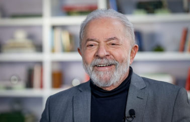 Lula atinge 45% contra 23% de Bolsonaro em nova pesquisa