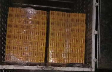 PRF apreende carga com mais de 53 mil latas de cerveja sem nota fiscal em Mossoró