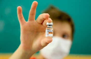 Ministério da Saúde e Pfizer fecham aditivo por 2 milhões de doses pediátricas adicionais