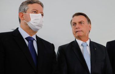 Arthur Lira diz que Bolsonaro já deveria ter se vacinado contra Covid-19